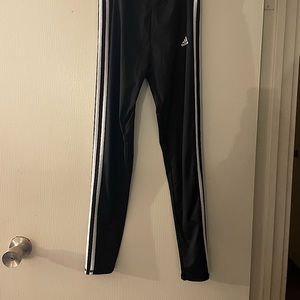Adidas leggings youth.